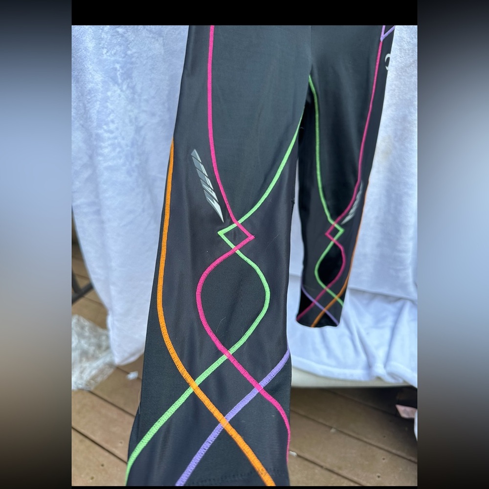 CW-X patented support web 3/4 length stabilyx tights in black‎ rainbow- medium - Picture 2 of 15